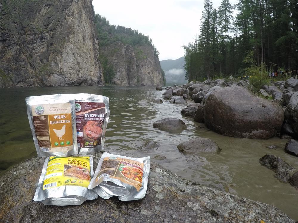 тушенка в реторт пакетах на природе